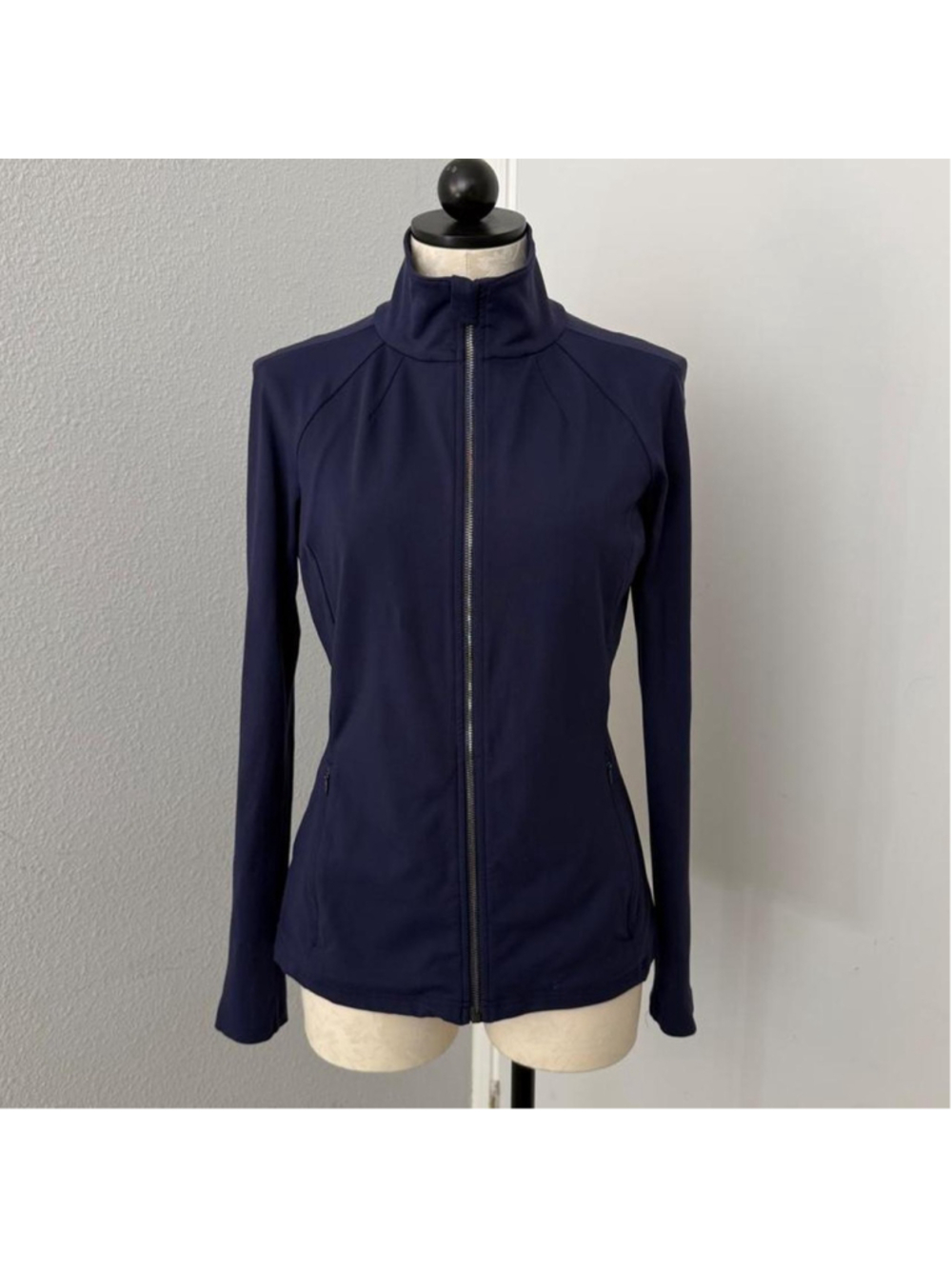 Alo Navy Kata Athletic zip up jacket with thumb holes - Size M